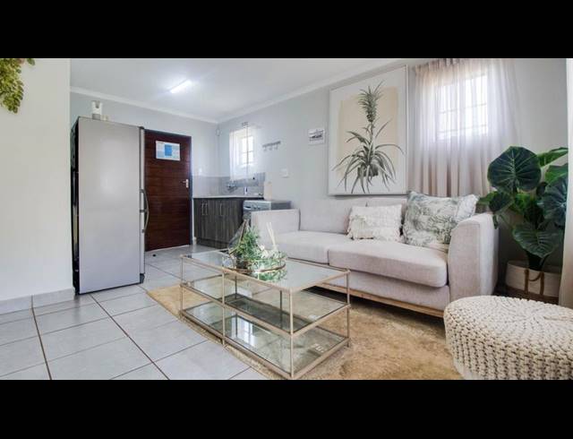 2 BEDROOM HOUSE FOR SALE IN SELCOURT